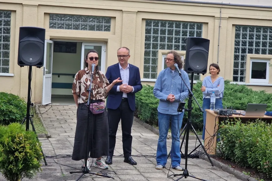 Wydarzenie społecznościowe – wspólne sadzenie roślin przy Szpitalu im. Stefana Żeromskiego