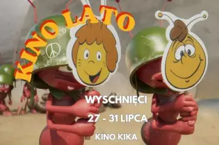 Animowane postacie mrówek z kartonowymi maskami, zapraszające na letnie kino.