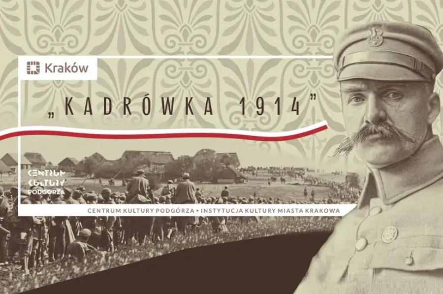 Kadrówka 1914, historyczny plakat z postacią wojskowego i tłem z żołnierzami oraz obozem.