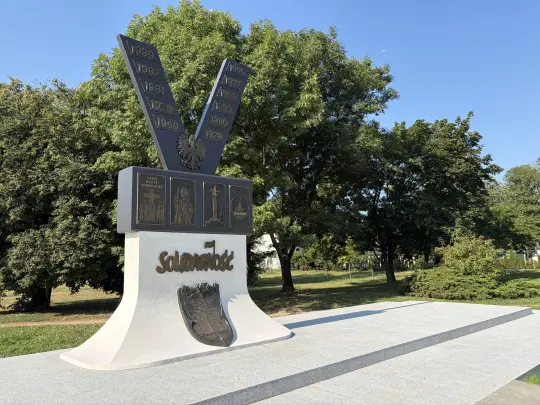 Pomnik Solidarności „Bądź wierny, idź” odnowiony