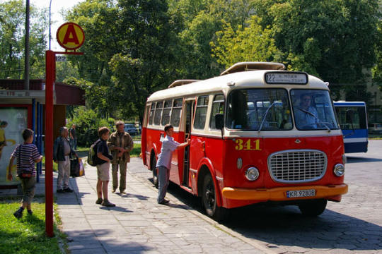 Świąteczny weekend z zabytkowymi autobusami i tramwajami