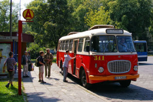 Świąteczny weekend z zabytkowymi autobusami i tramwajami