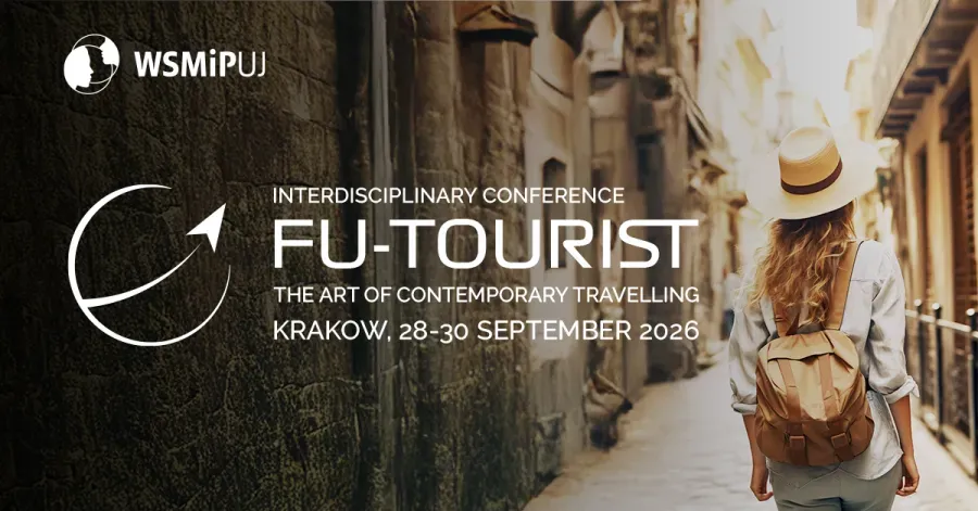 Kobieta z plecakiem spacerująca w wąskiej uliczce, zaproszenie na konferencję FU-TOURIST w Krakowie.