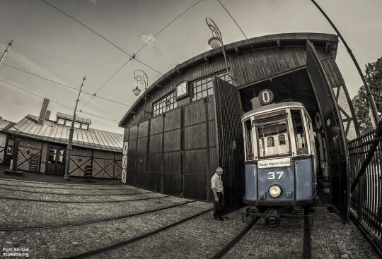 Podróż w czasie po Krakowie. Znów wyjadą zabytkowe tramwaje i autobusy