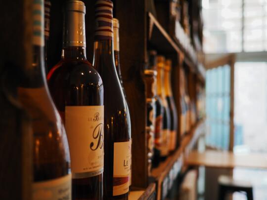 Od 1 września wydłużenie zakazu nocnej sprzedaży alkoholu w Krakowie