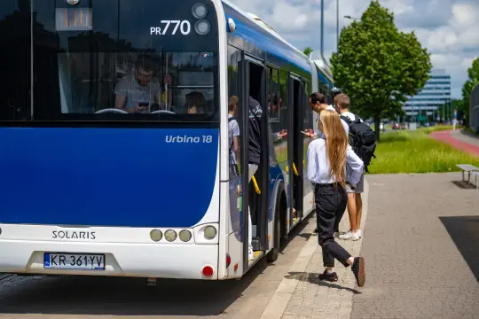 183 jedzie dalej. Nowa trasa połączyła Mistrzejowice z Lesiskiem