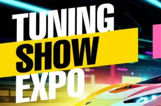 Tuning Show Expo w Krakowie, 05-06.09.2026, z kolorowym sportowym samochodem.