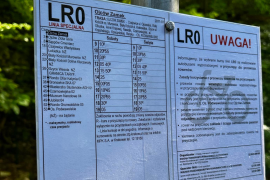 Autobusem na weekendową wycieczkę. Linie rekreacyjne pojadą do zoo i Ojcowa