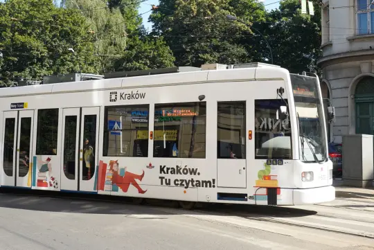 Biblioteczny tramwaj zaprasza na literacką podróż