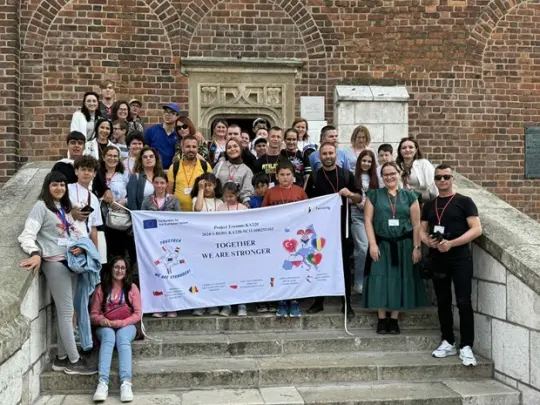 „Razem jesteśmy silniejsi”. Erasmus+ otworzył przed uczniami nowe drzwi