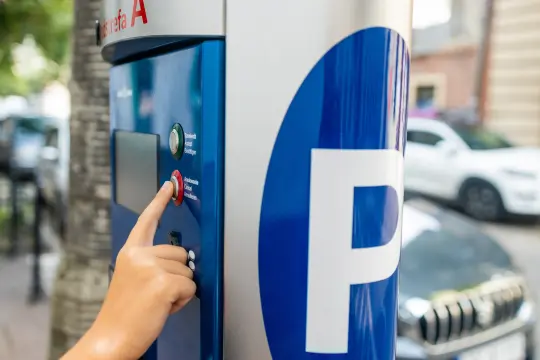 Uwaga na fałszywe kody QR na parkomatach