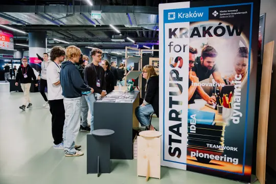 Kraków bez barier. Miejskie wyzwanie na HackYeah 2026