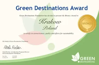 Certyfikat Green Destinations Award dla Krakowa za atrakcyjność i działania na rzecz zrównoważonego rozwoju.