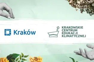 Logo Krakowa i Krakowskiego Centrum Edukacji Klimatycznej otoczone roślinnością i motylami.