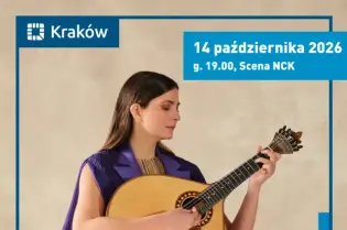 Kobieta grająca na gitarze, promująca wydarzenie muzyczne w Krakowie.
