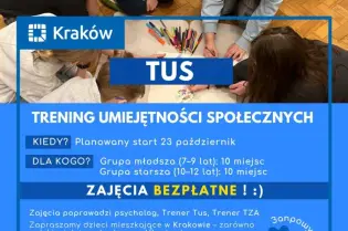 Plakat promuje bezpłatny trening umiejętności społecznych dla dzieci w wieku 7–12 lat. W tle widać dzieci rysujące przy stole, a poniżej zamieszczono informacje o terminie, zapisach i kontakcie.
