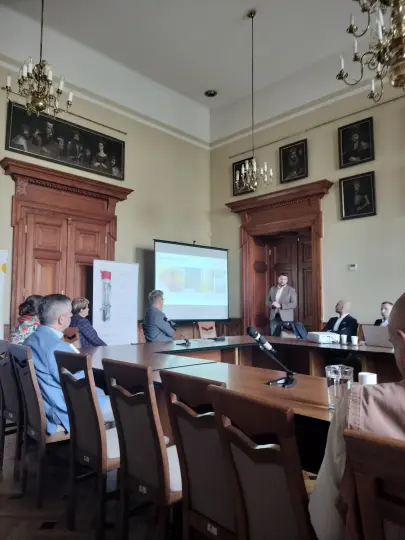 Jak zwiększyć dostępność budynków mieszkalnych? Rozmowy o nowych rozwiązaniach dla istniejącej zabudowy