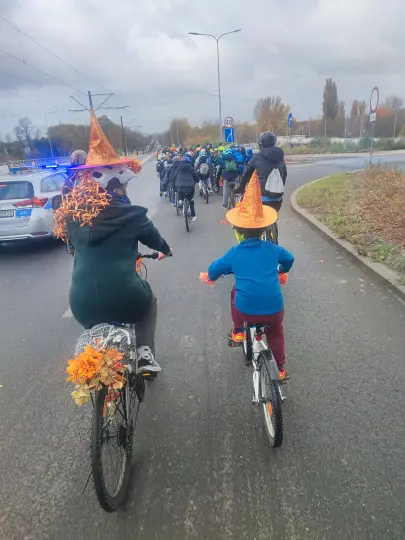 Halloweenowy przejazd rowerowy. Prawie 300 uczestników na krakowskich ulicach